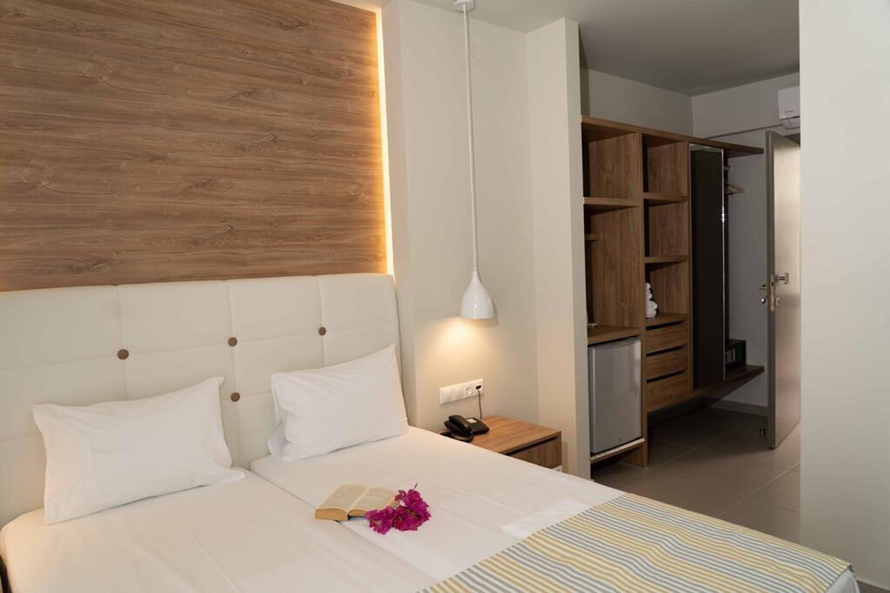 Fevro Hotel Agia Galini Extérieur photo
